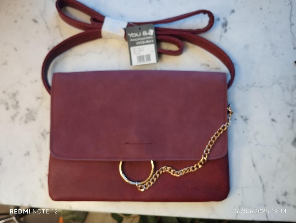 Sac classe bordeaux, Enlèvement