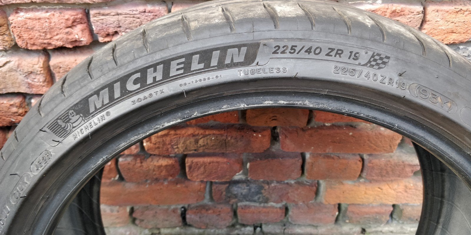 225/40/19 Michelin Pilot Sport 4, Auto-onderdelen, Ophalen, Gebruikt