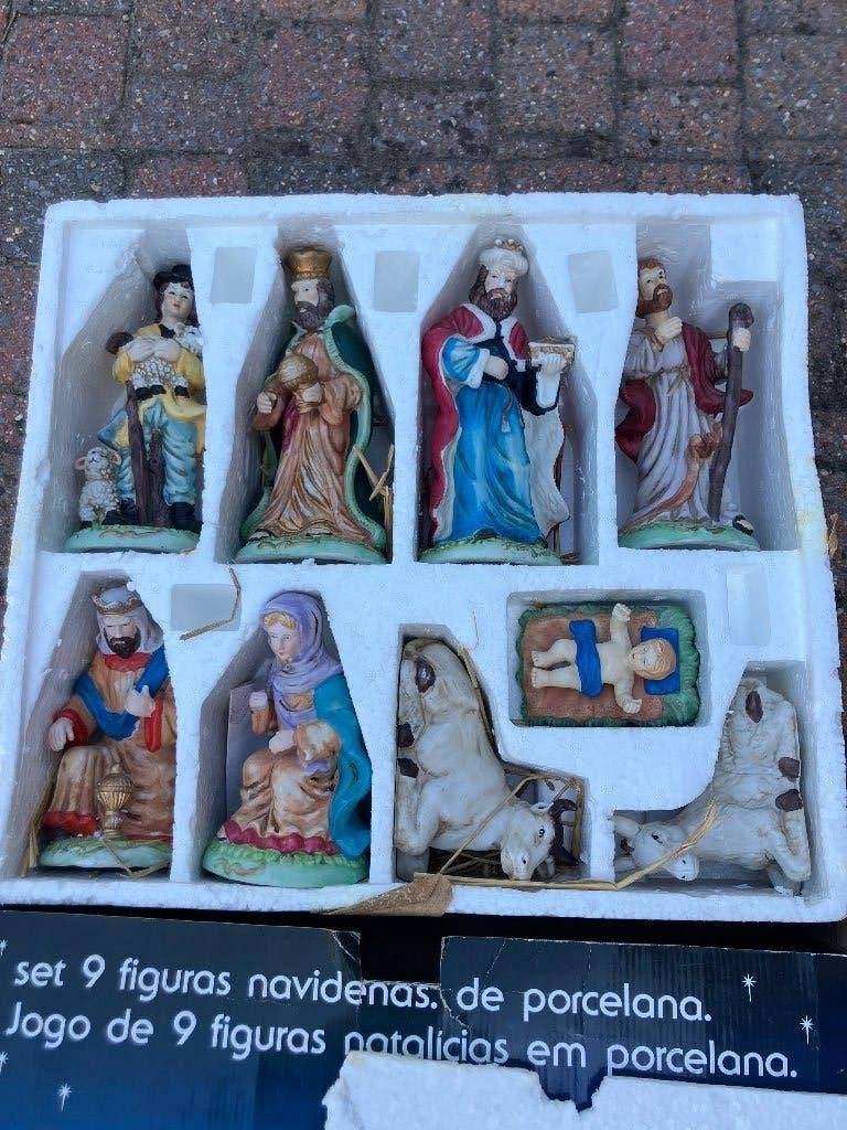 Set 9 porceleinen beelden, Ophalen