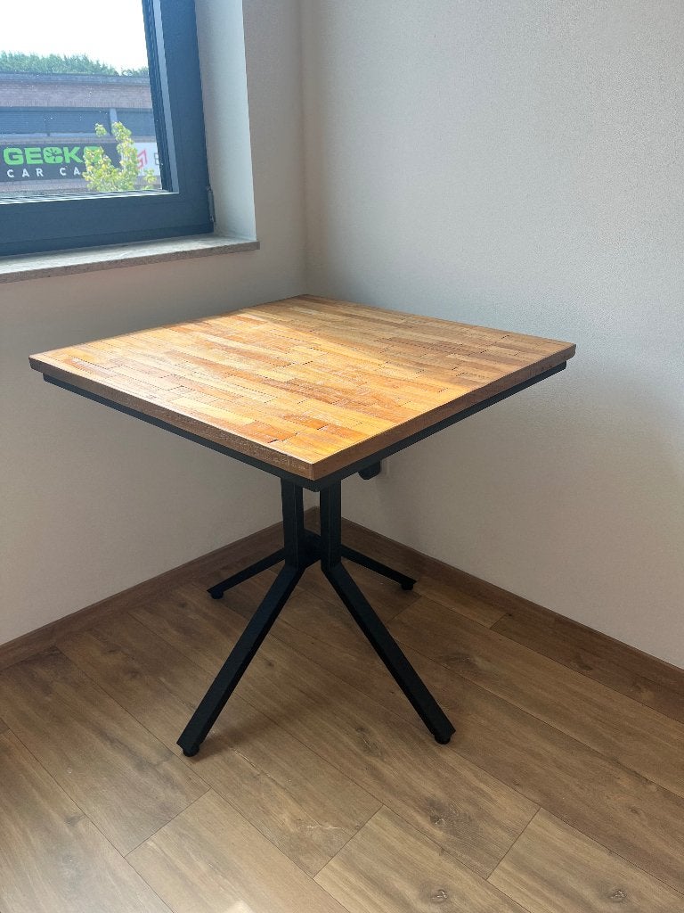 Tafel industrieel, 50 tot 100 cm, Vierkant, 50 tot 100 cm, Zo goed als nieuw