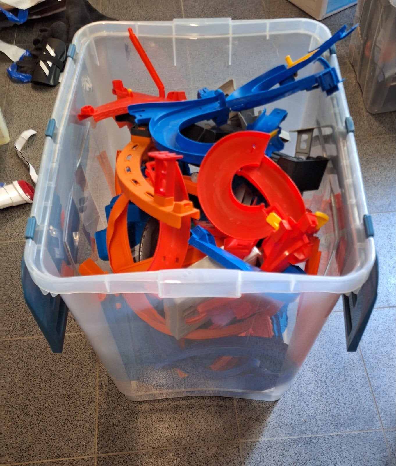 Te koop 2 hotwheels racebanen, Enfants & Bébés, Jouets | Circuits, Autre propulsion, Comme neuf, Enlèvement, Circuit