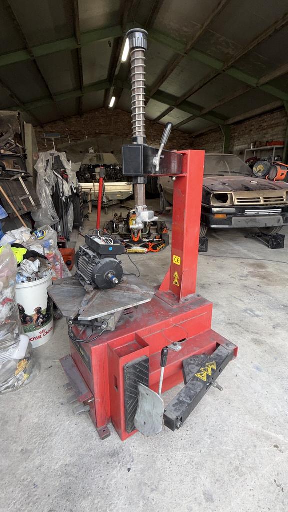 Toolmania bandenmachine 230v/380v, Ophalen, Gebruikt