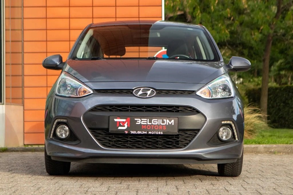 Hyundai i10 1.2i Fifa - Clim - Cruise - Sièges chauffants, Autos, Argent ou Gris, Euro 6, 5 portes, I10