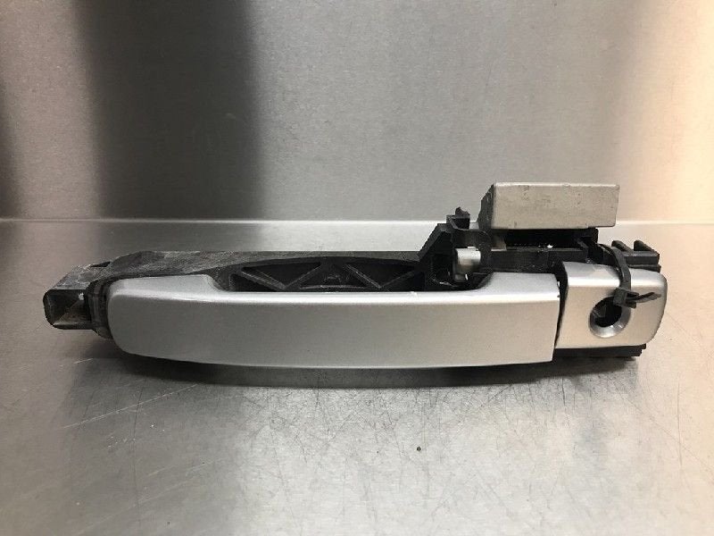 PORTIERGREEP BUITEN LINKS VOOR Nissan Qashqai (J10), Gebruikt, Voor, Nissan