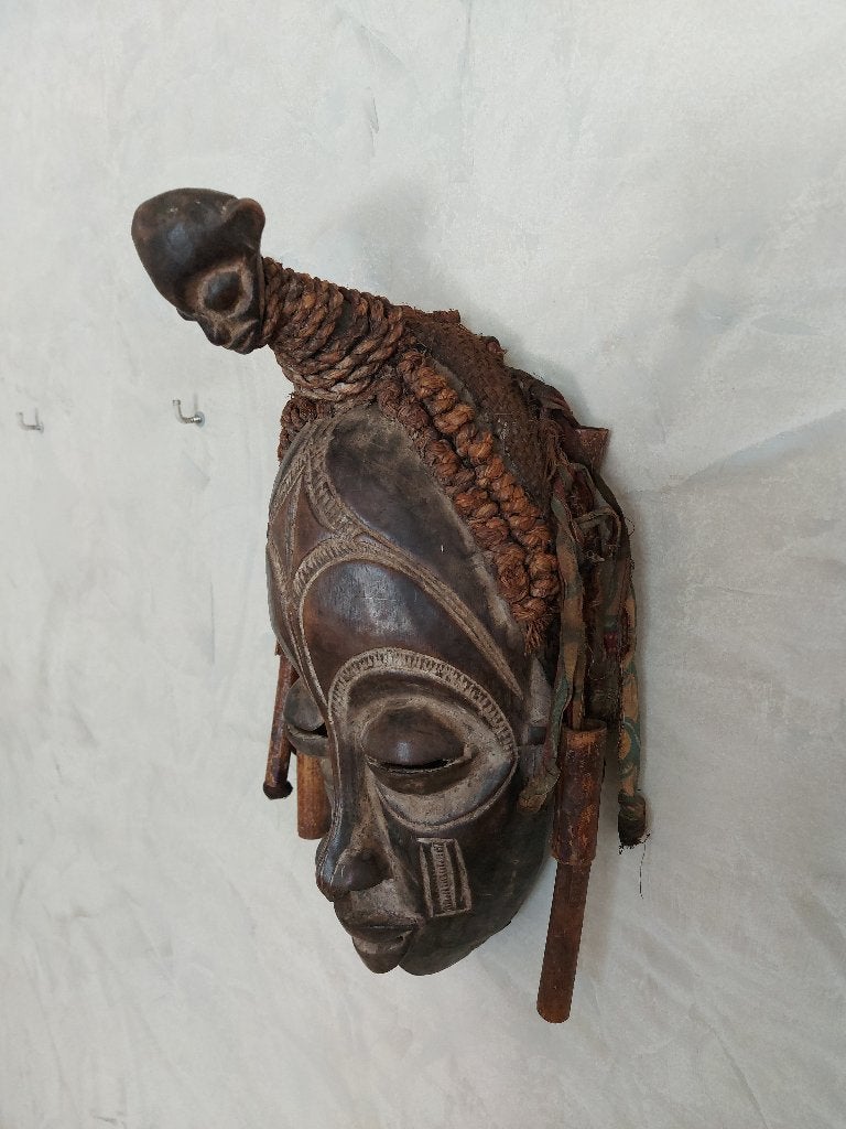 Chokwe Mwana Pwo masker uit Congo, Ophalen of Verzenden, Masker, Versierd, Textiel