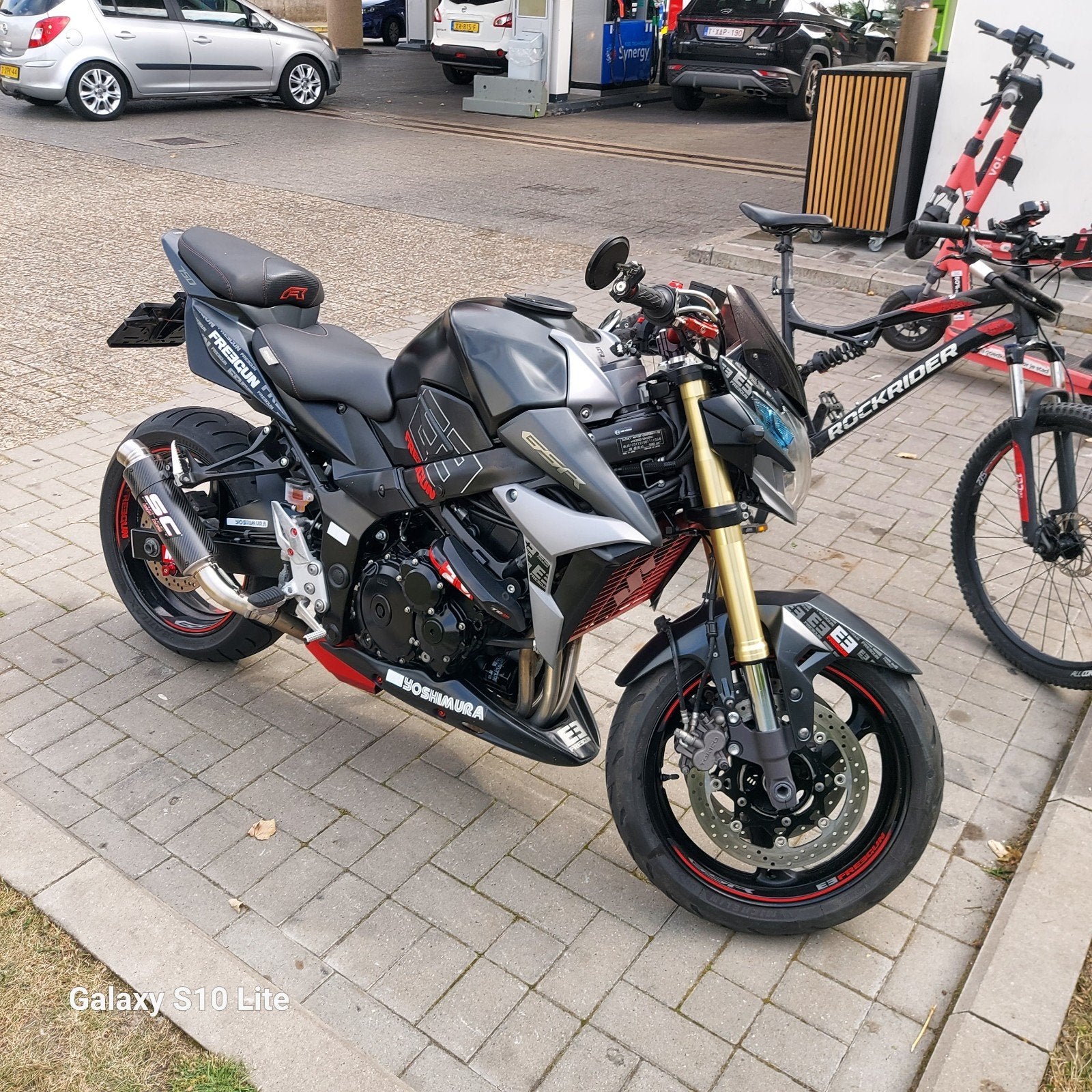 Suzuki Freegun, Motos