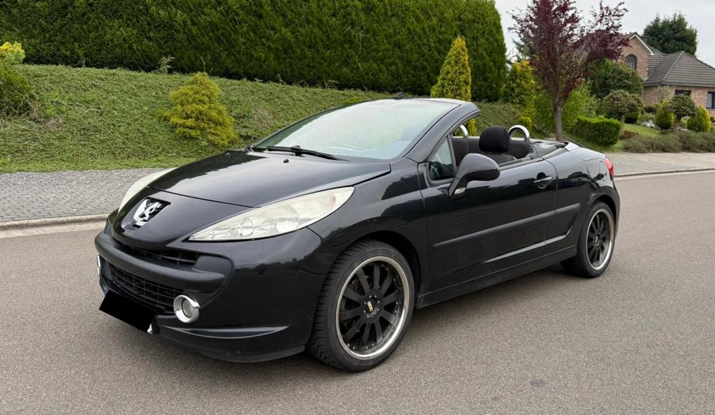 Peugeot 207 CC Cabriolet 1.6 HDi • Klaar voor registratie, Auto's, Peugeot, Stof, Cabriolet, Zwart, Particulier