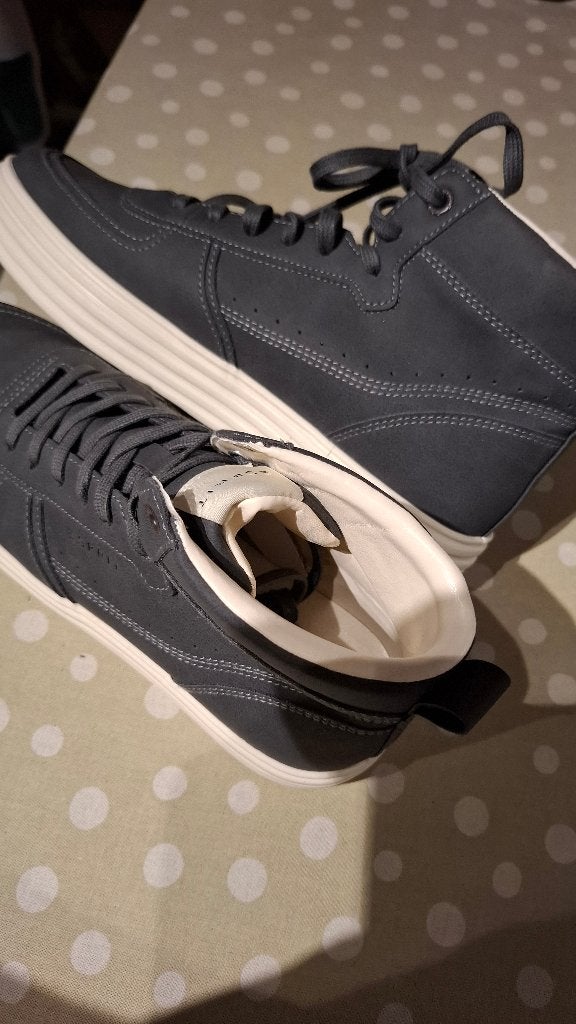 Nieuwe sneakers van esprit, Kleding | Dames, Ophalen, Zwart, Nieuw, Sneakers