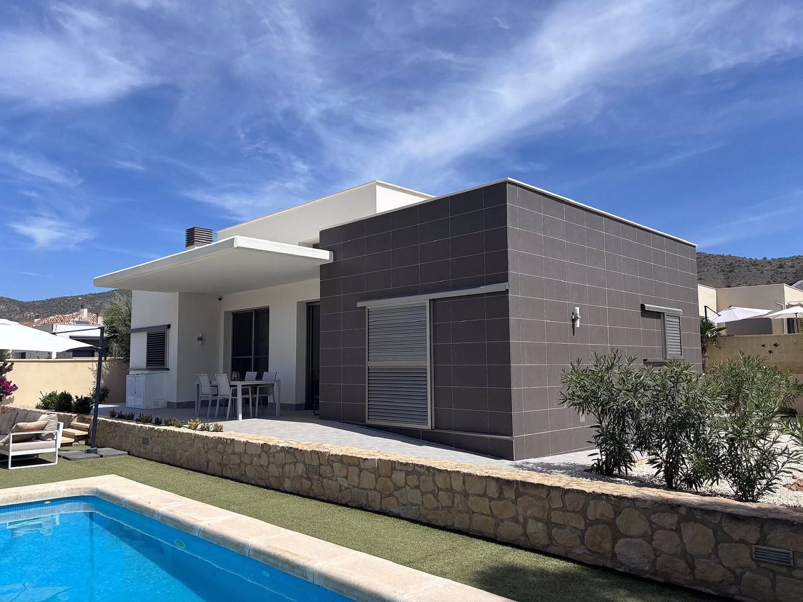 Stijlvolle Ibiza-design villa met zwembad in La Romana, Immo, Buitenland, Woonhuis, 2 kamers, Spanje, Dorp