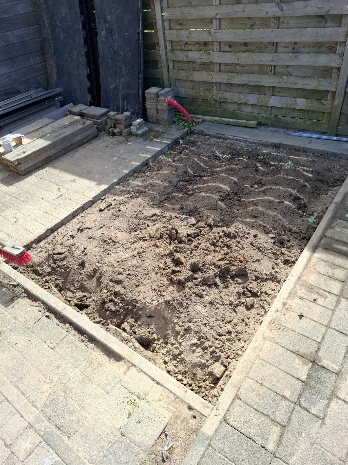 Gratis aarde zelf uitgraven, Ophalen