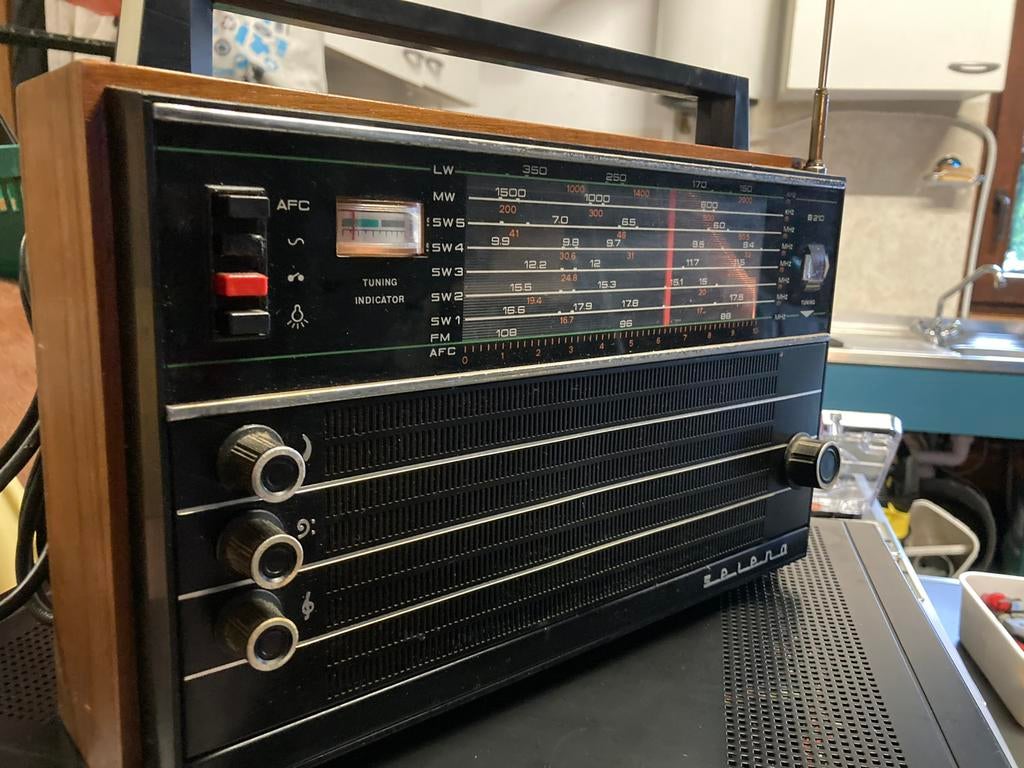RADIO VINTAGE RUSSIAN LOOK Gemaakt in de USSR! Onberispelijk, Ophalen of Verzenden, Zo goed als nieuw, Radio