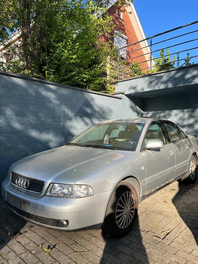 Audi A4 1.6 essence - année 2000 - pour exportation, Autos, Audi, Particulier, A4, Essence, Enlèvement