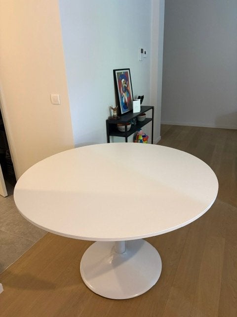 4 design stoelen met tafel, Enlèvement, Comme neuf, Rond, Design modern
