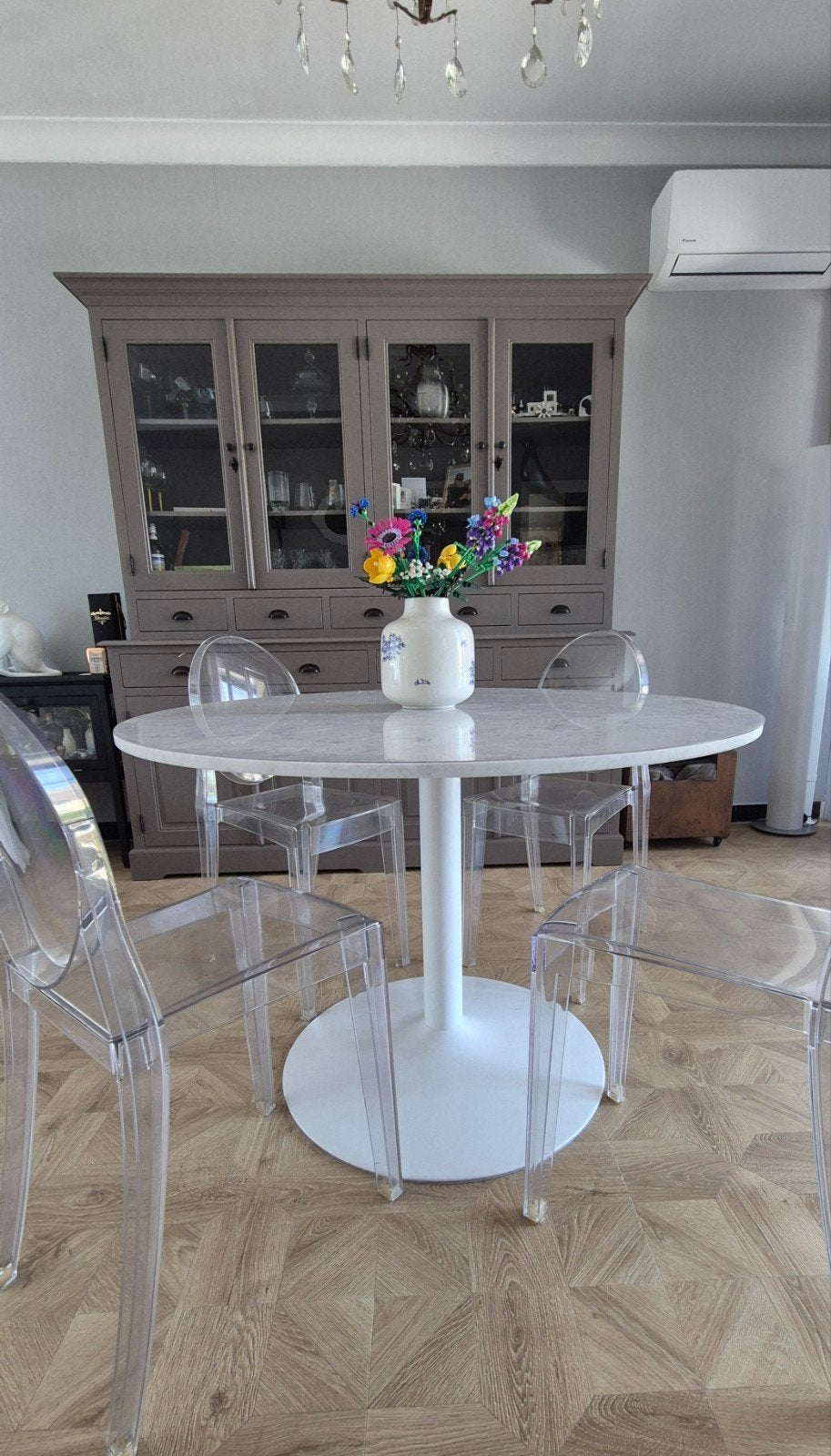 Ronde tafel met marmeren blad, Ophalen, Zo goed als nieuw