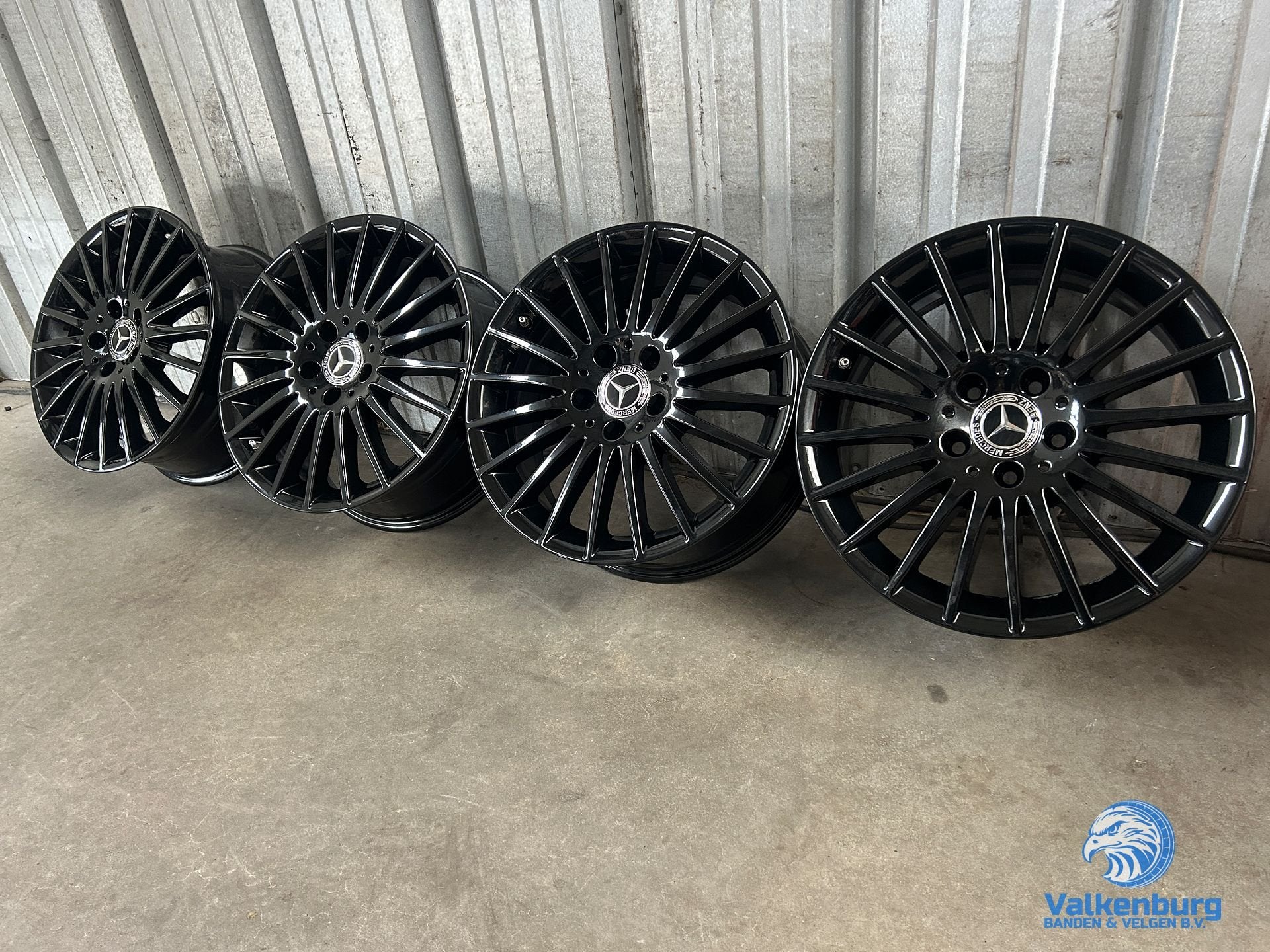 Originele Mercedes Vito V-klasse W447 EQV 17 inch TPMS zwart, Gebruikt, Velg(en), -, -