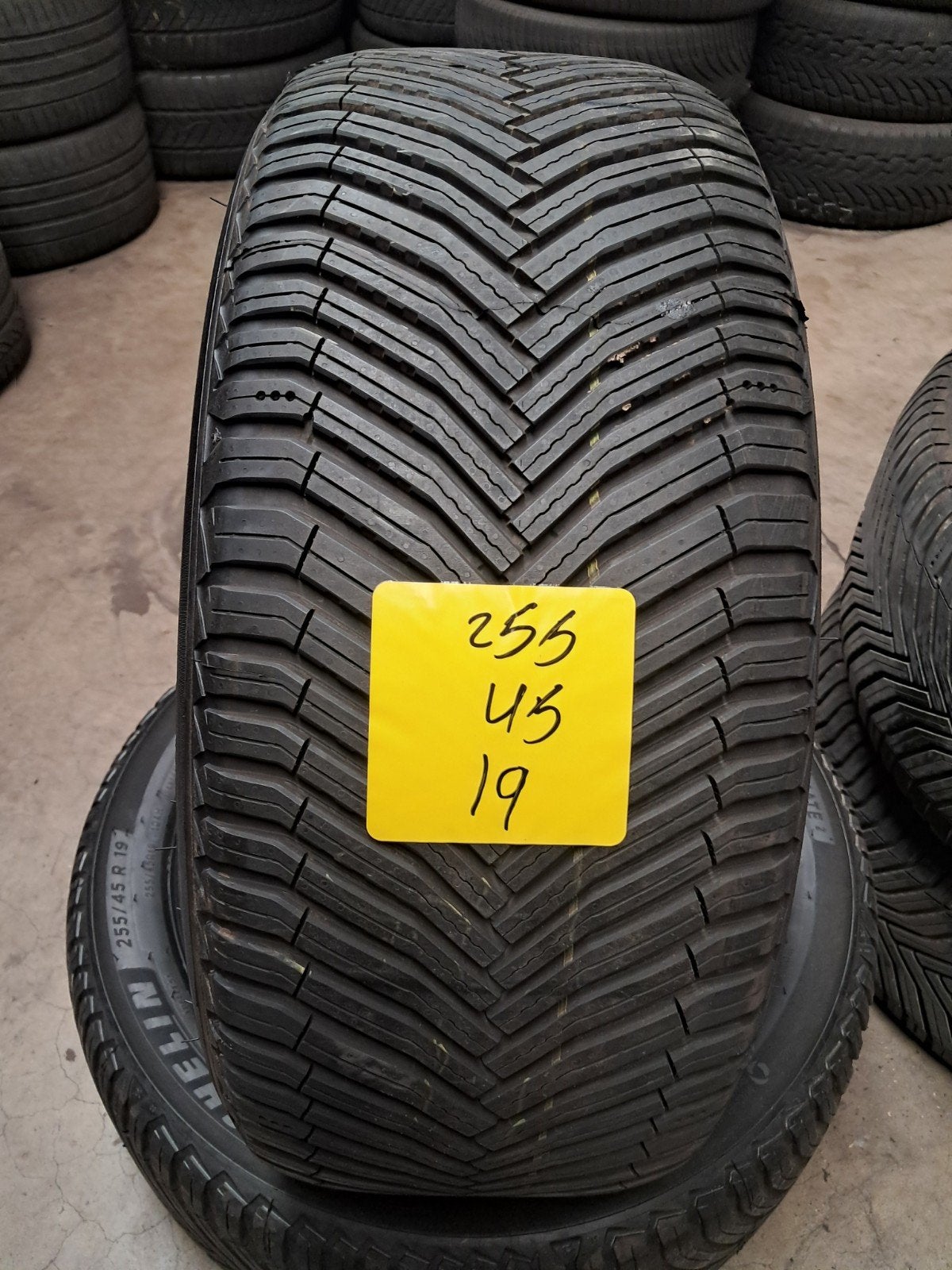 2554519 255/45/19 255/45r19 Démo Allseason, Enlèvement