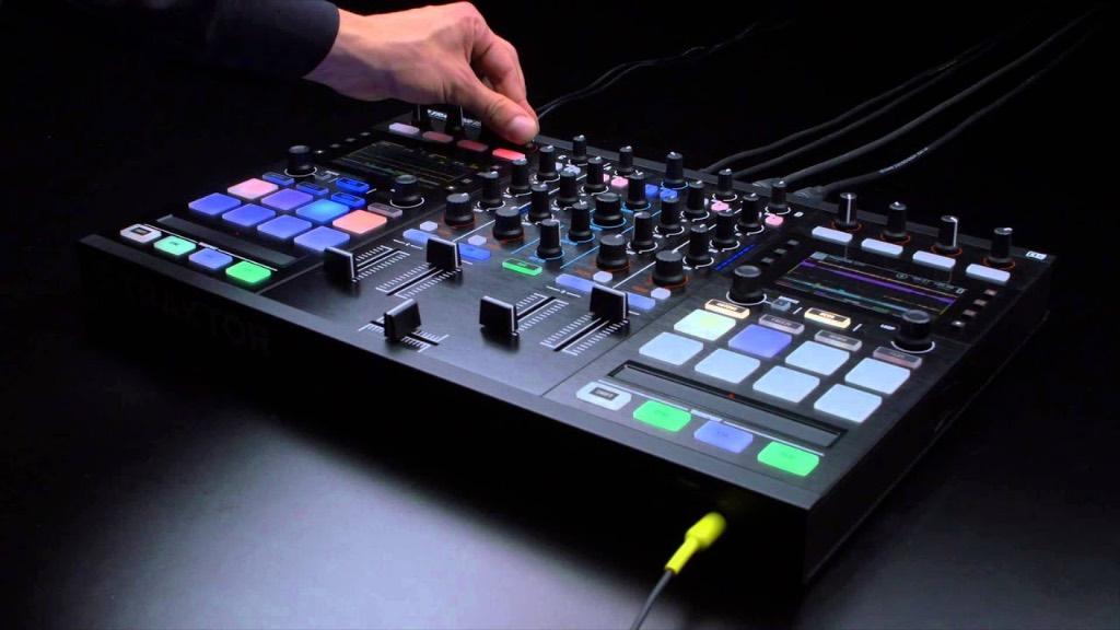 Traktor Kontrol DJ mengpanelen (S5 X1 Z1), Musique & Instruments, DJ sets & Platines, Enlèvement, Comme neuf, Platine