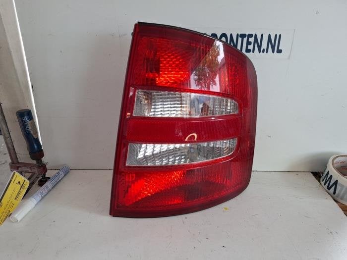 Achterlicht rechts van een Skoda Fabia, Gebruikt, -, -, Ophalen of Verzenden