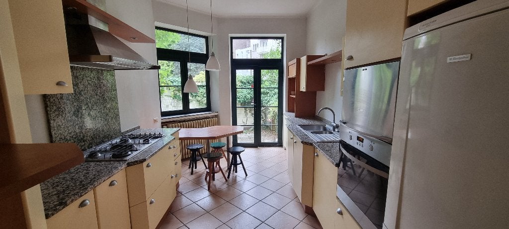 Volledig uitgeruste keuken te koop – Sint-Lambrechts-Woluwe, Huis en Inrichting, Ophalen, Gebruikt, U-keuken, Hout