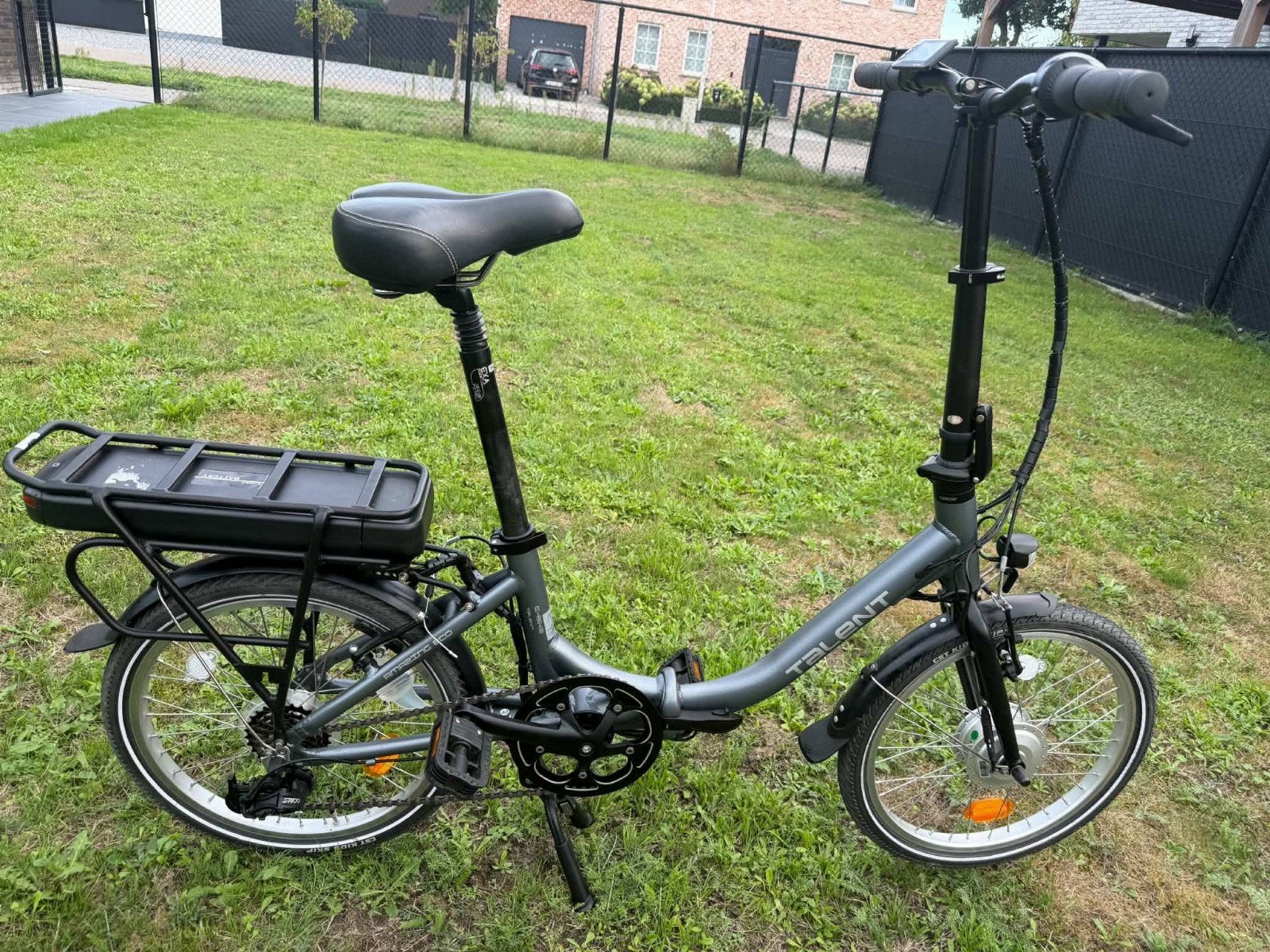 Nieuwe elektrische plooifiets, Ophalen