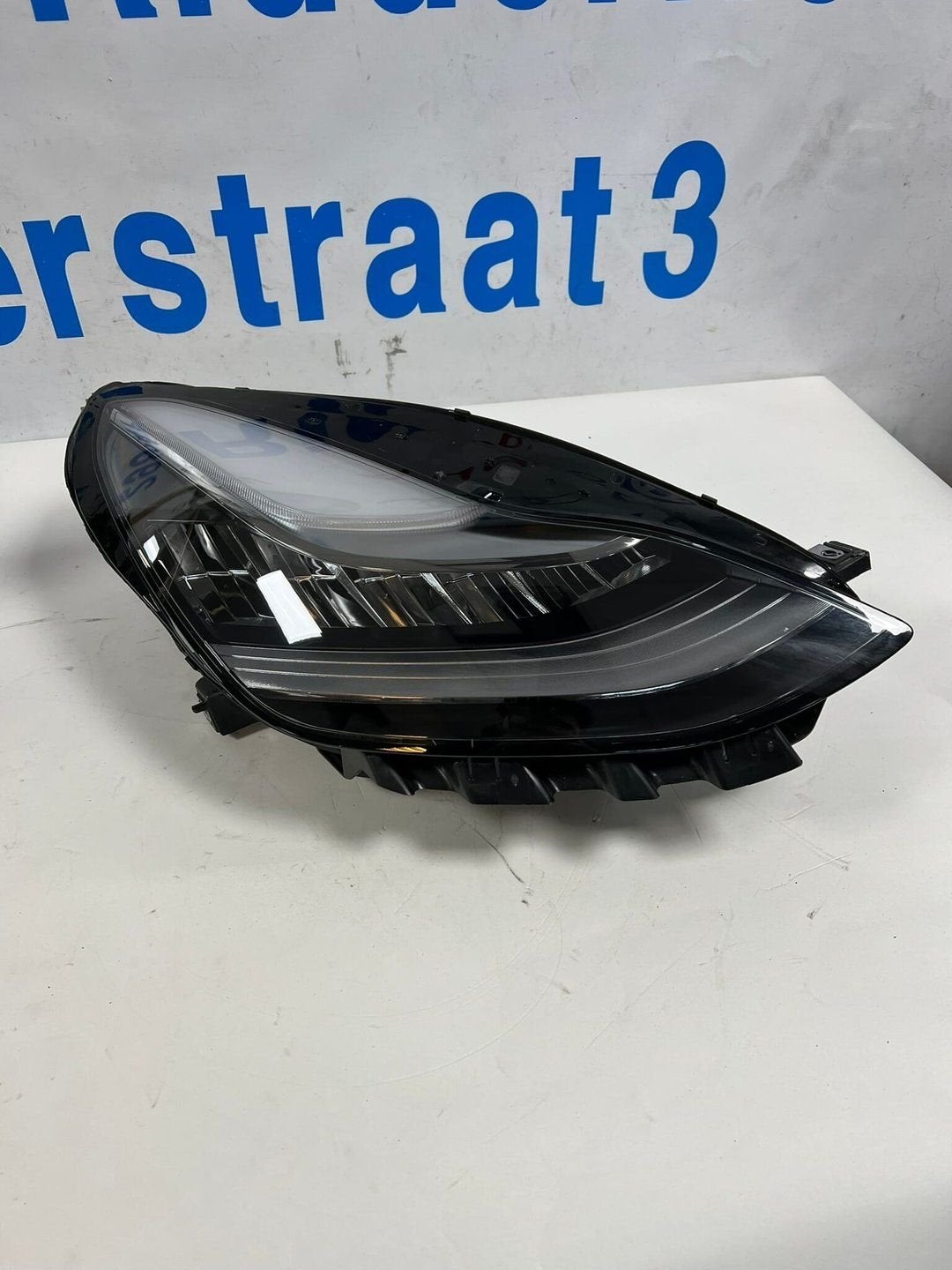 TESLA MODEL 3  Koplampen Rechts met artikelnummer 1077372-00, Gebruikt, -, Overige automerken, -