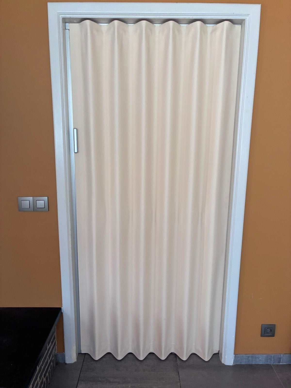 Kunstlederen vouwdeur, Doe-het-zelf en Bouw, Deuren en Vliegenramen, Ophalen, 80 tot 100 cm, Binnendeur, Zo goed als nieuw