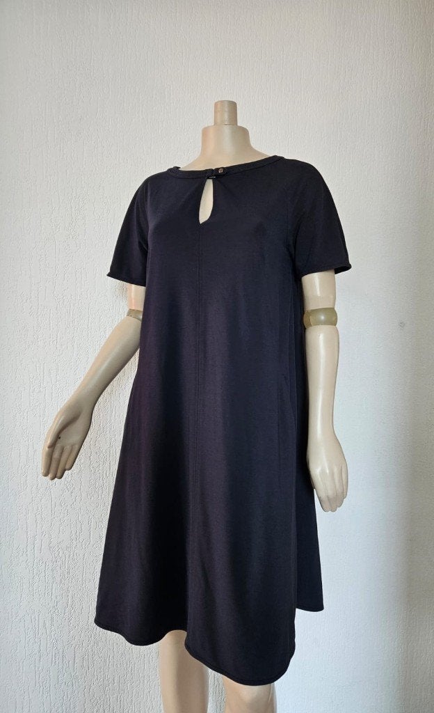 Donkerblauwe jurk van Marc Cain maat M, Kleding | Dames, Maat 38/40 (M), Blauw, Ophalen of Verzenden, Knielengte