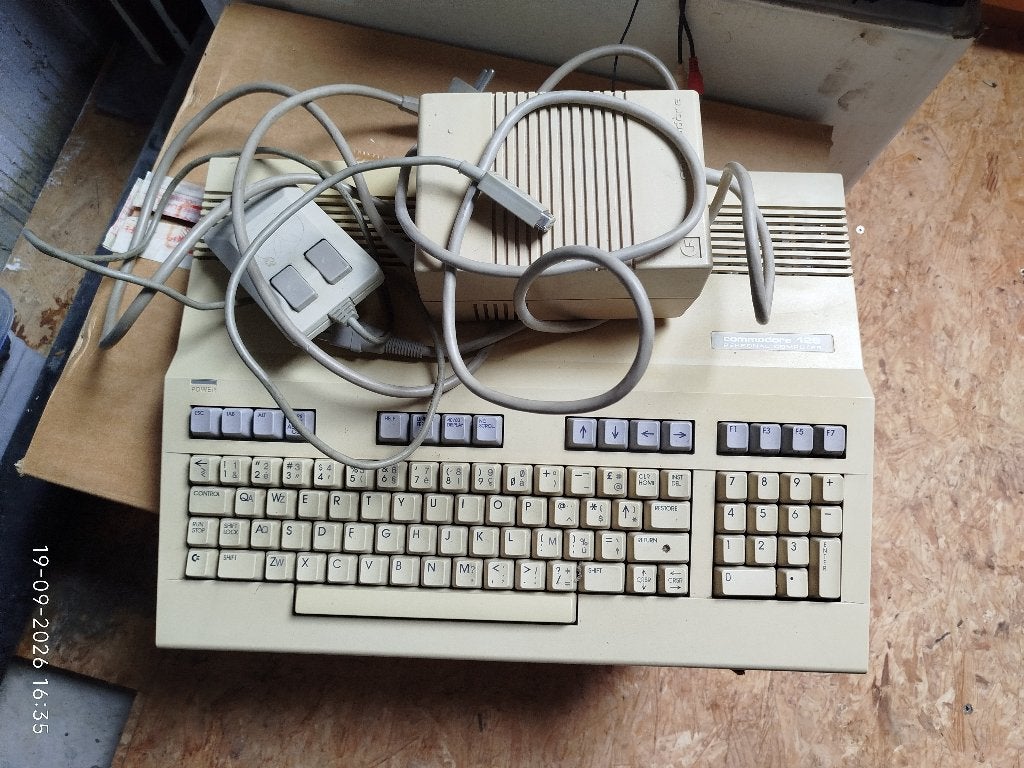 Commodore 128 met voeding en muis, Computers en Software, Ophalen, Commodore