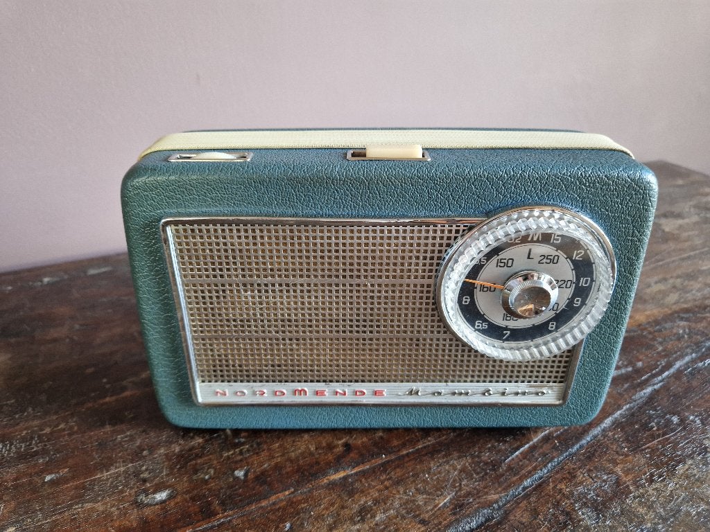 Nordmende Mambino E06 radio, Ophalen of Verzenden, Zo goed als nieuw, Radio