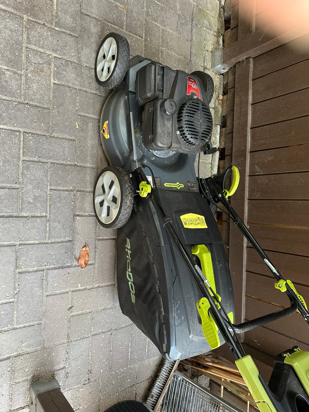 Rhodus 3-in-1 Benzine Grasmaaier 139cc - Zo goed als nieuw, Tuin en Terras, Ophalen, Cirkelmaaier, Zo goed als nieuw, Opvangbak