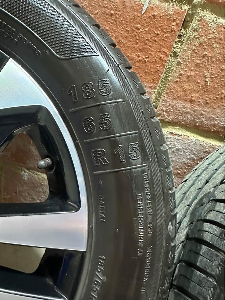 Lot de 4 pneus été + jantes VW (185 - 65 - R15), Auto-onderdelen, Banden en Velgen, Ophalen, Gebruikt, 15 inch, 185 mm