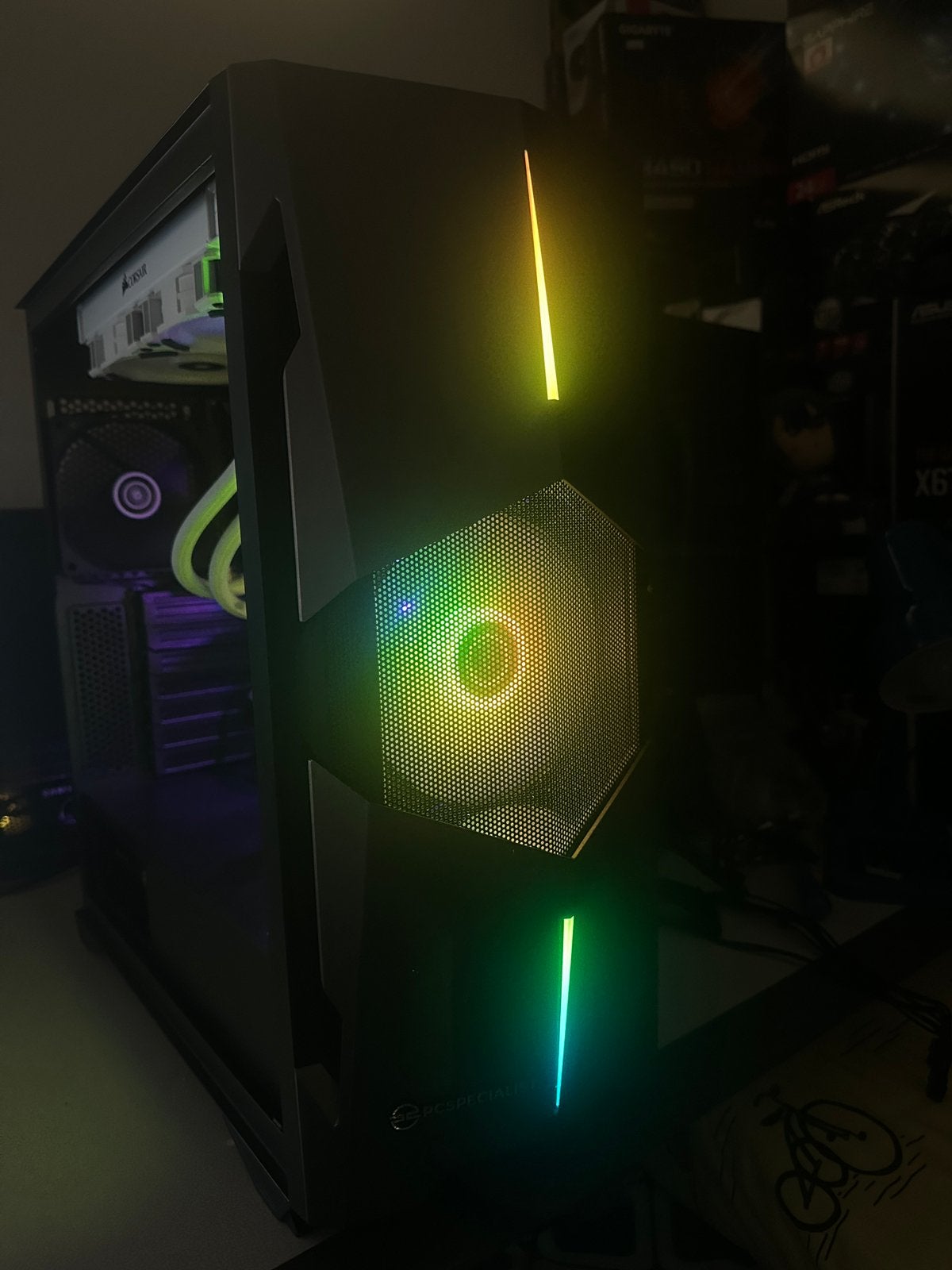 SPÉCIALISTE DES ORDINATEURS, Informatique & Logiciels, Ordinateurs de bureau, Comme neuf, 4 Ghz ou plus, Gaming, SSD