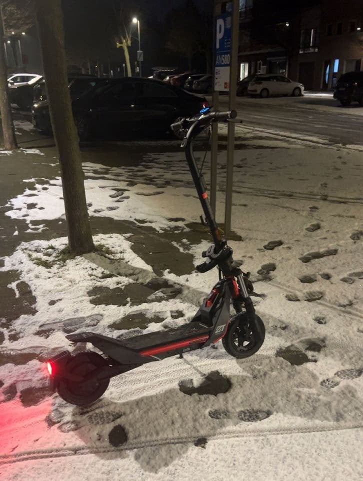 ZT3 segway ninebot e-scooter, Fietsen en Brommers, Steps, Ophalen, Zo goed als nieuw, Elektrische step (E-scooter)