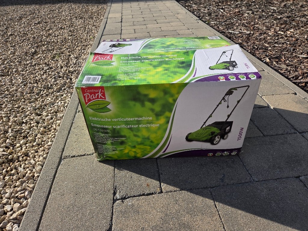 verticuteermachine (verticuteren en verluchten), Ophalen, Zo goed als nieuw, Elektrisch, Central park