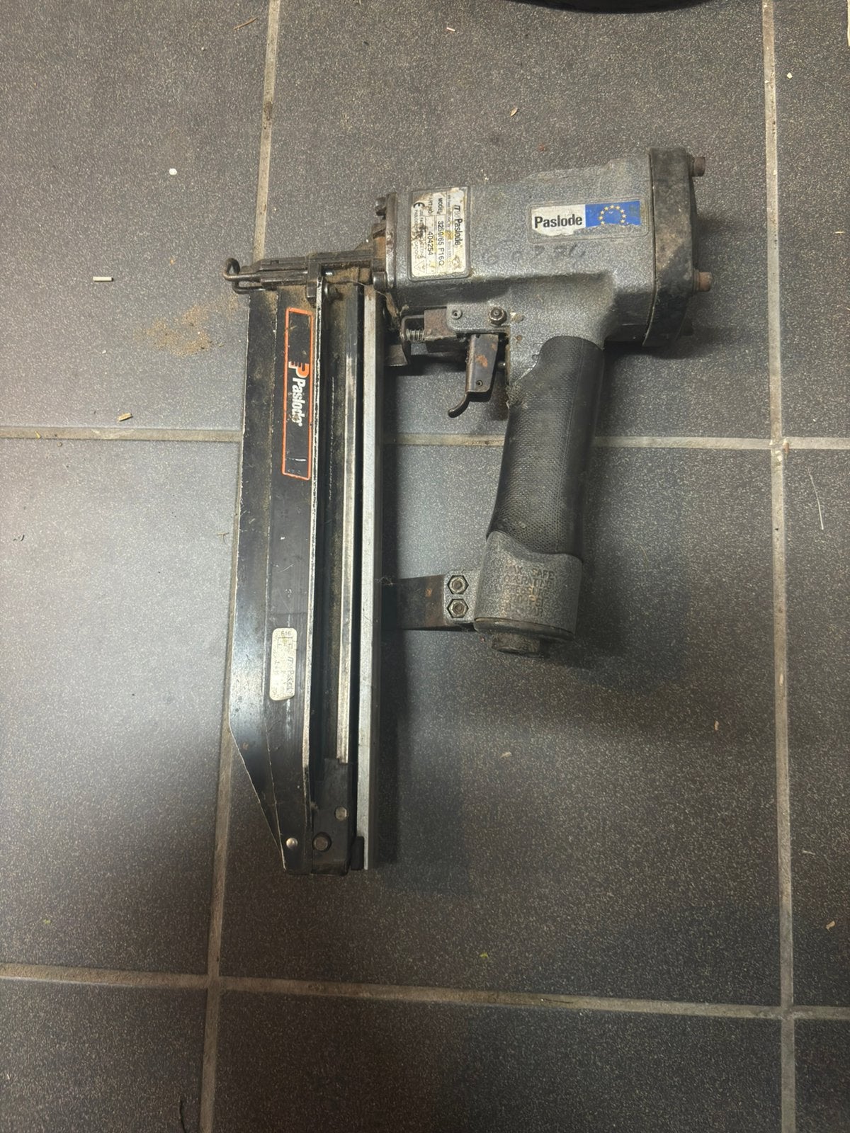 Paslode voor onderdelen, Doe-het-zelf en Bouw, Gereedschap | Handgereedschap, Ophalen of Verzenden, Zo goed als nieuw