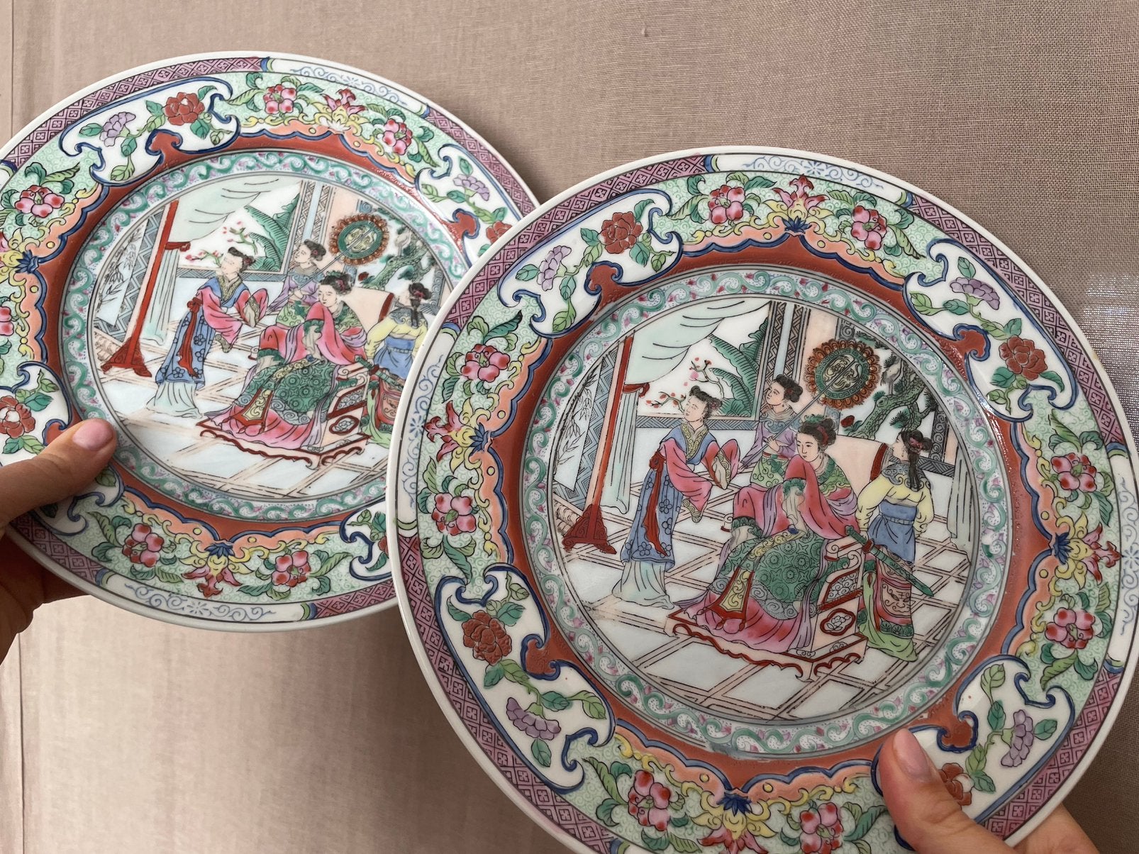 2 decoratieve borden, Antiek en Kunst, Ophalen