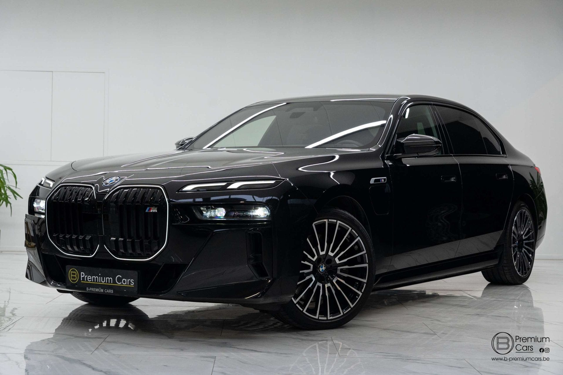 BMW 760 e M xDrive Individual! FULL OPTIONS! Black pack!, Auto's, BMW, Automaat, Gebruikt, Euro 6, 420 kW