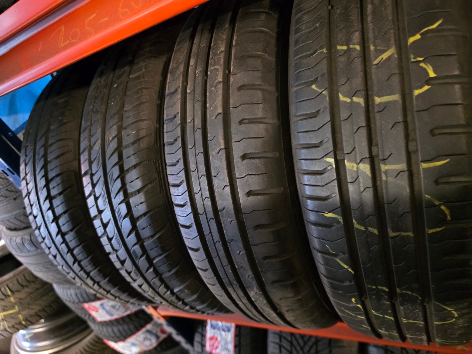 165/70 r14 continental 30€ per stuk met plaatsen, Ophalen of Verzenden