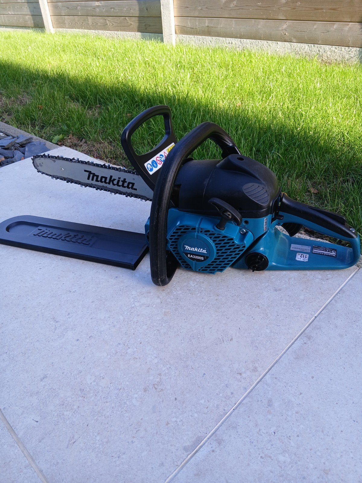 Makita EA3200S benzine kettingzaag in zeer goede staat, Ophalen of Verzenden, Zo goed als nieuw, Boomzaag, Makita