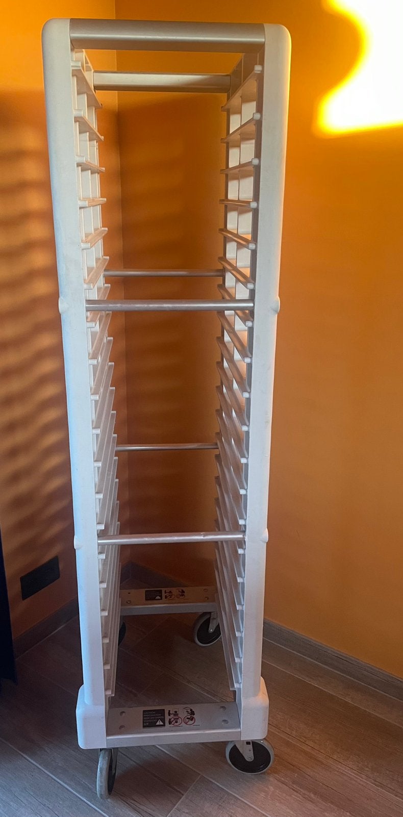 Rubbermaid regaalwagen, Ophalen, 50 tot 100 cm, Zo goed als nieuw, Grijs