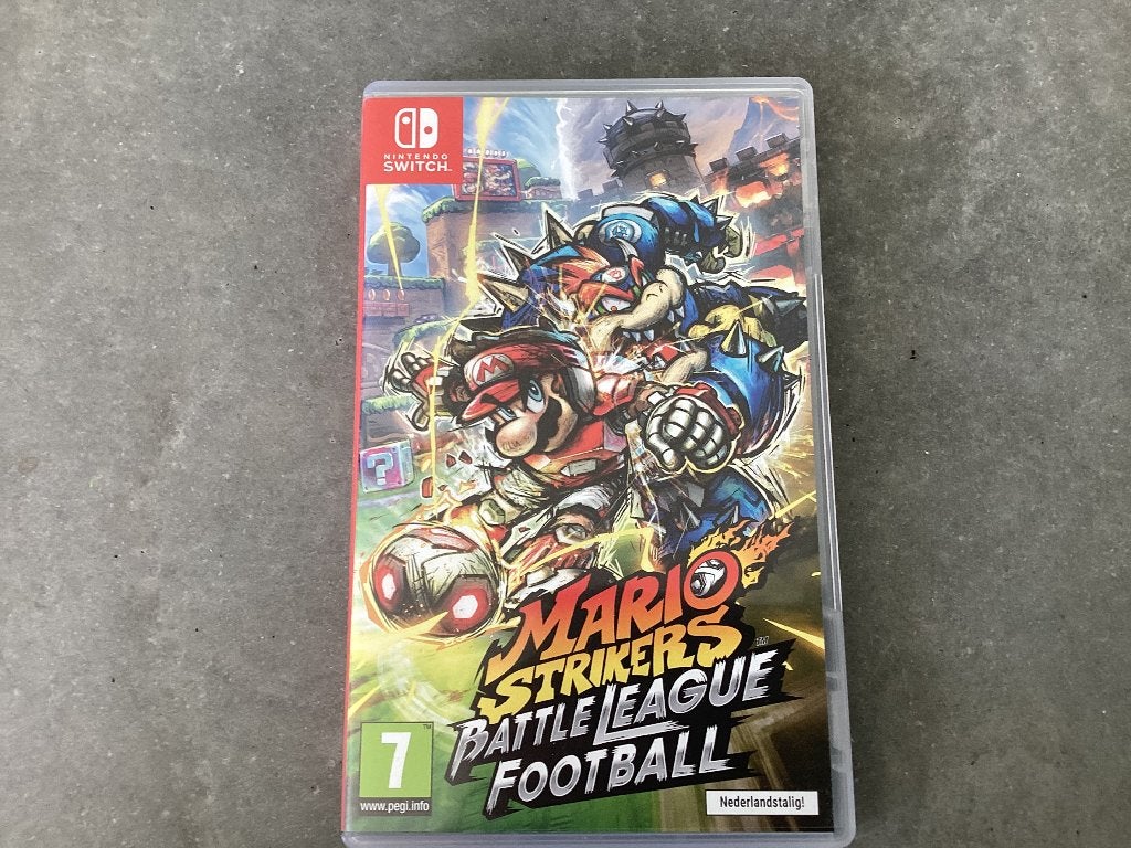 Mario strikers battle league football, Ophalen of Verzenden, Zo goed als nieuw, Sport, 3 spelers of meer