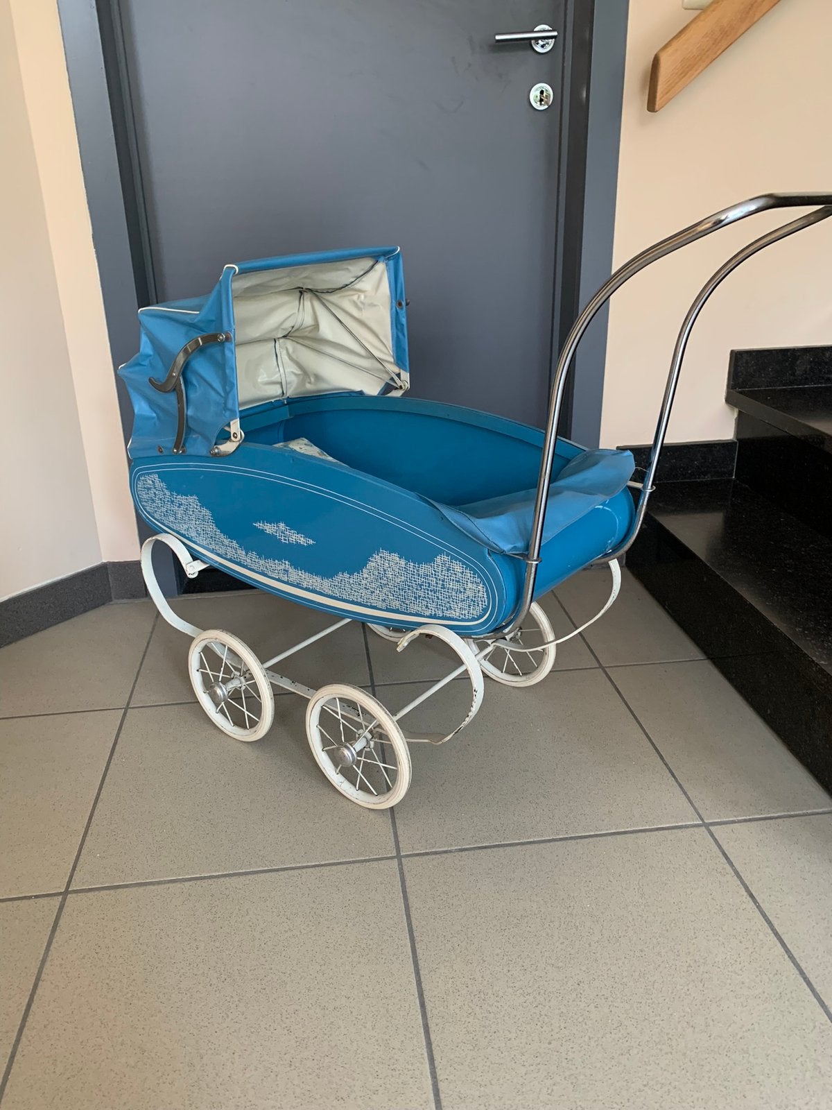 Antieke poppenwagen 80x40x70 in metaal en hout, Ophalen