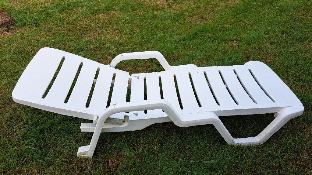 Grand lit de piscine sur roulettes résine blanc, Jardin & Terrasse, Chaises longues, Enlèvement, Utilisé, Synthétique, Pliant
