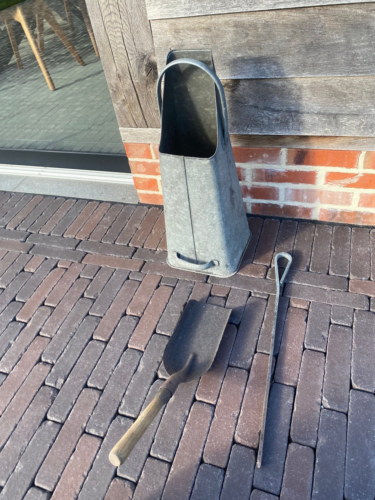 Prachtige Authentieke Zinken Kolenkit met Haardset (3-delig), Ophalen