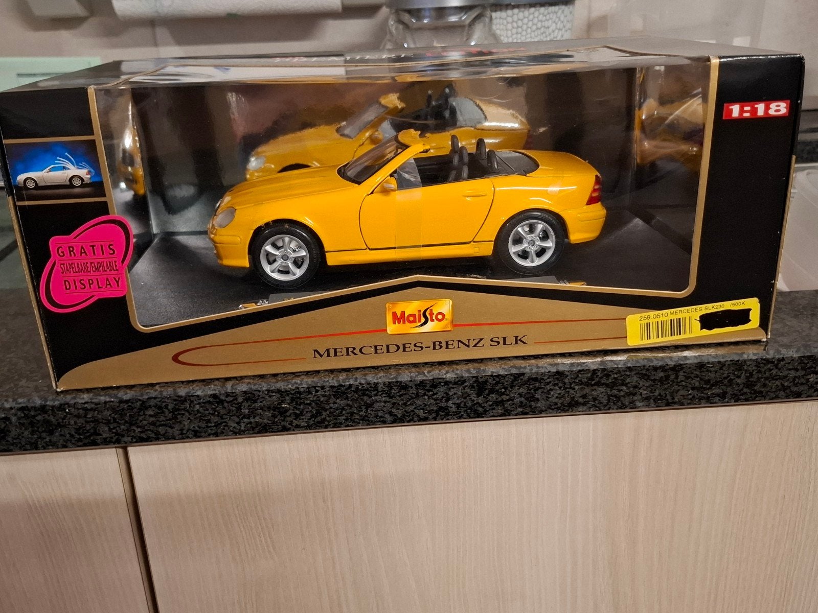 1/18 Maisto Mercedes-Benz SLK, Hobby en Vrije tijd, Ophalen of Verzenden, Maisto