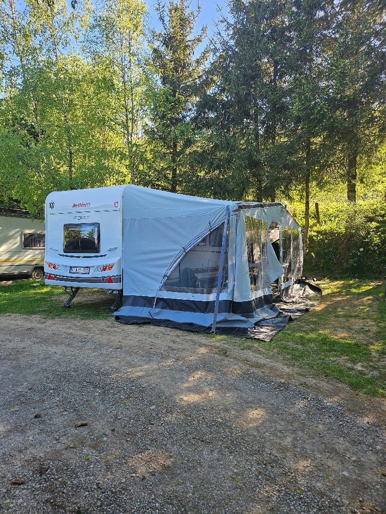Dethleffs c joy 480 qlk, Caravans en Kamperen, Caravans, Particulier, tot en met 6, 1000 - 1250 kg, Standaardzit, Dethleffs, Dwars-stapelbed