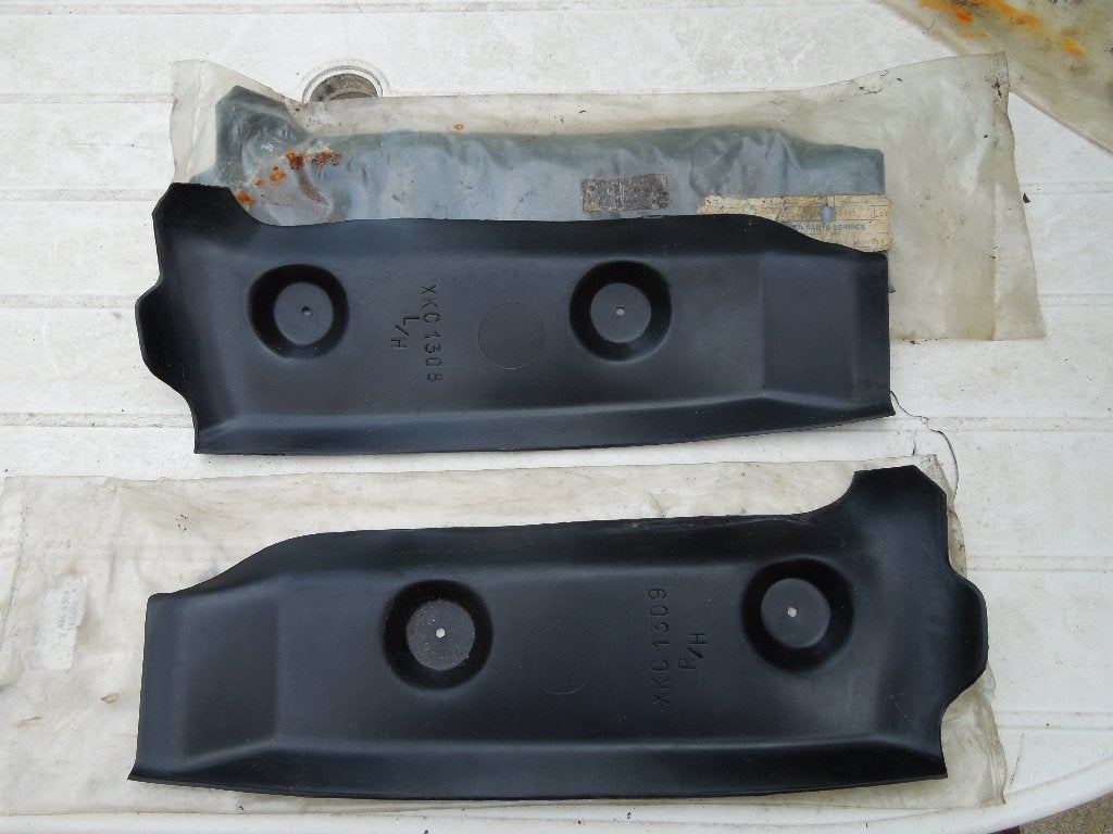 Triumph Dolomite koplamp Mud Shield kunststof paneel, Ophalen of Verzenden, Nieuw, Oldtimer onderdelen