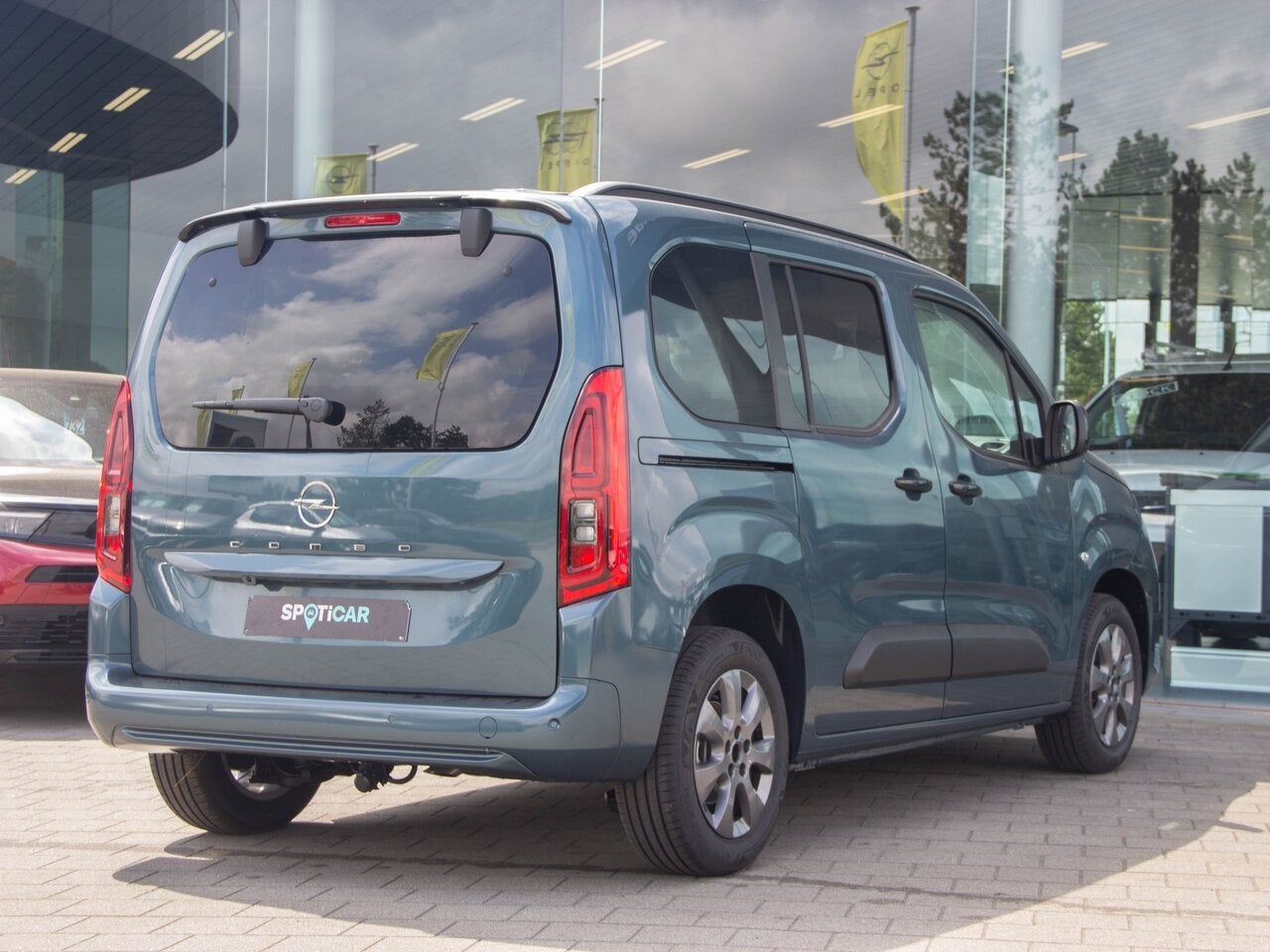 Opel Combo Life L1 1.2 Turbo Benzine 110PK MT6|CAMERA|SENSO, Auto's, Opel, 0 kg, Monovolume, Euro 6, Bedrijf