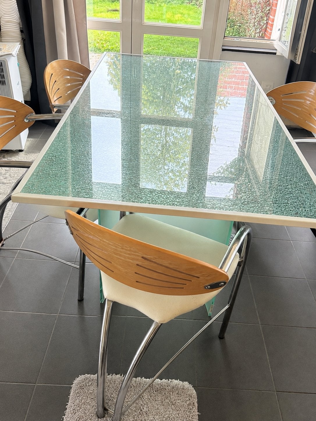 Table à manger, Enlèvement, Utilisé