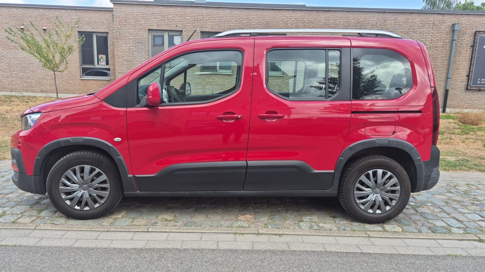 Peugeot Rifter 1.2 Benzine– 2019–137.262 km– Airco, Auto's, 7 zetels, Parkeersensor, Bedrijf, 5 deurs